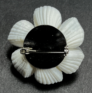 Daffodil Brooch 2